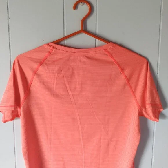 UNDER ARMOUR - Fitted Activewear T-Shirt - Picture 6 of 6